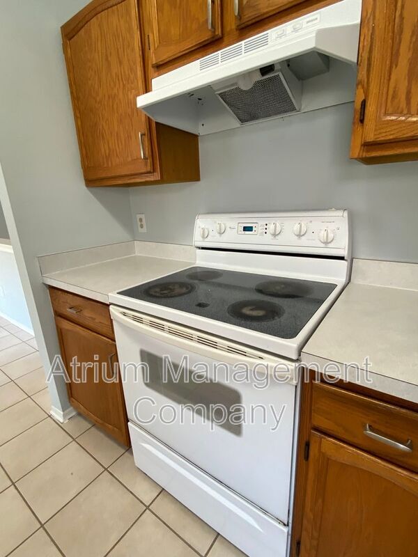 Building Photo - 277 Lakebreeze Cir