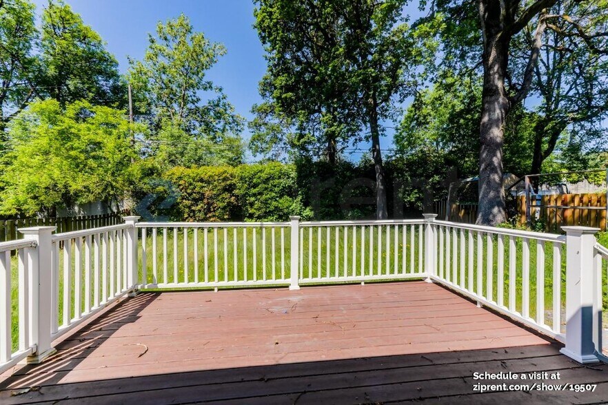 Building Photo - 13543 SW 64th Ave