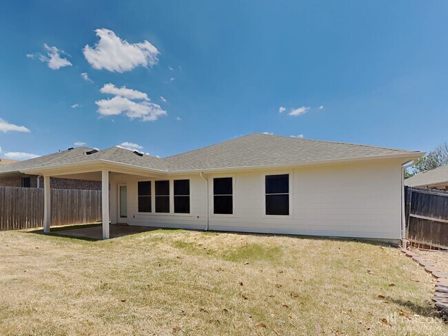 Building Photo - 13233 Evergreen Dr