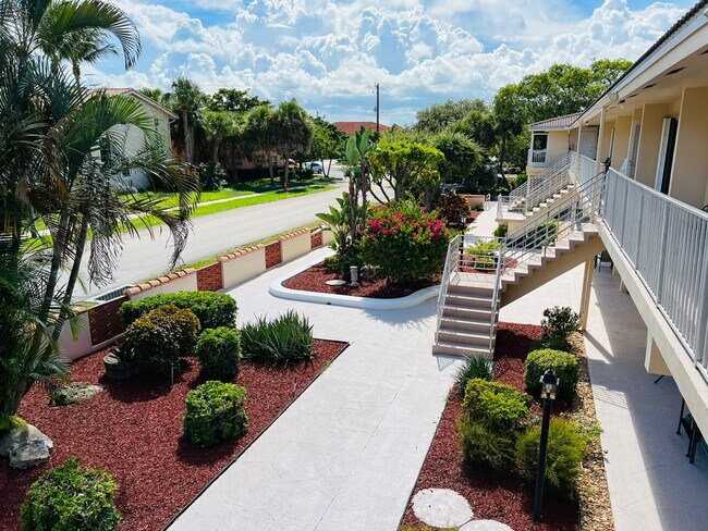 Building Photo - 371 SW 8th St