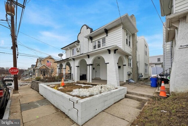 Building Photo - 25 N Pennock Ave