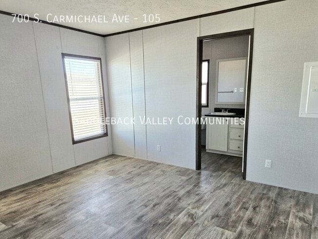 Building Photo - 700 S Carmichael Ave