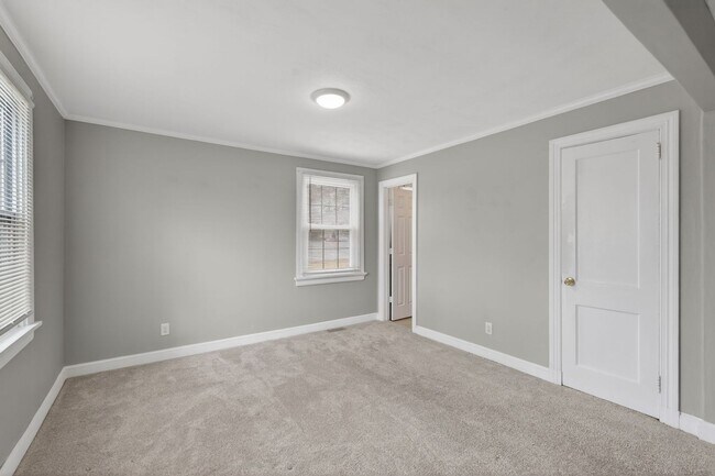 Building Photo - Spacious 5-Bedroom Home in Virginia Beach