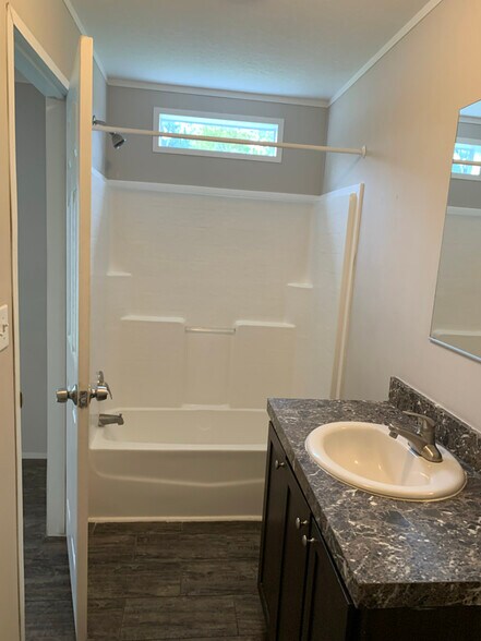 Building Photo - 4816 US-441