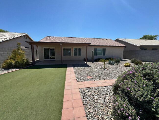 Building Photo - COZY HOME