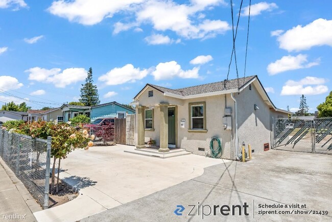 Building Photo - 2 br, 1 bath House - 24770 Soto Road, Hayw...