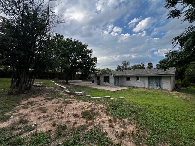 Building Photo - 1103 Floradale Dr