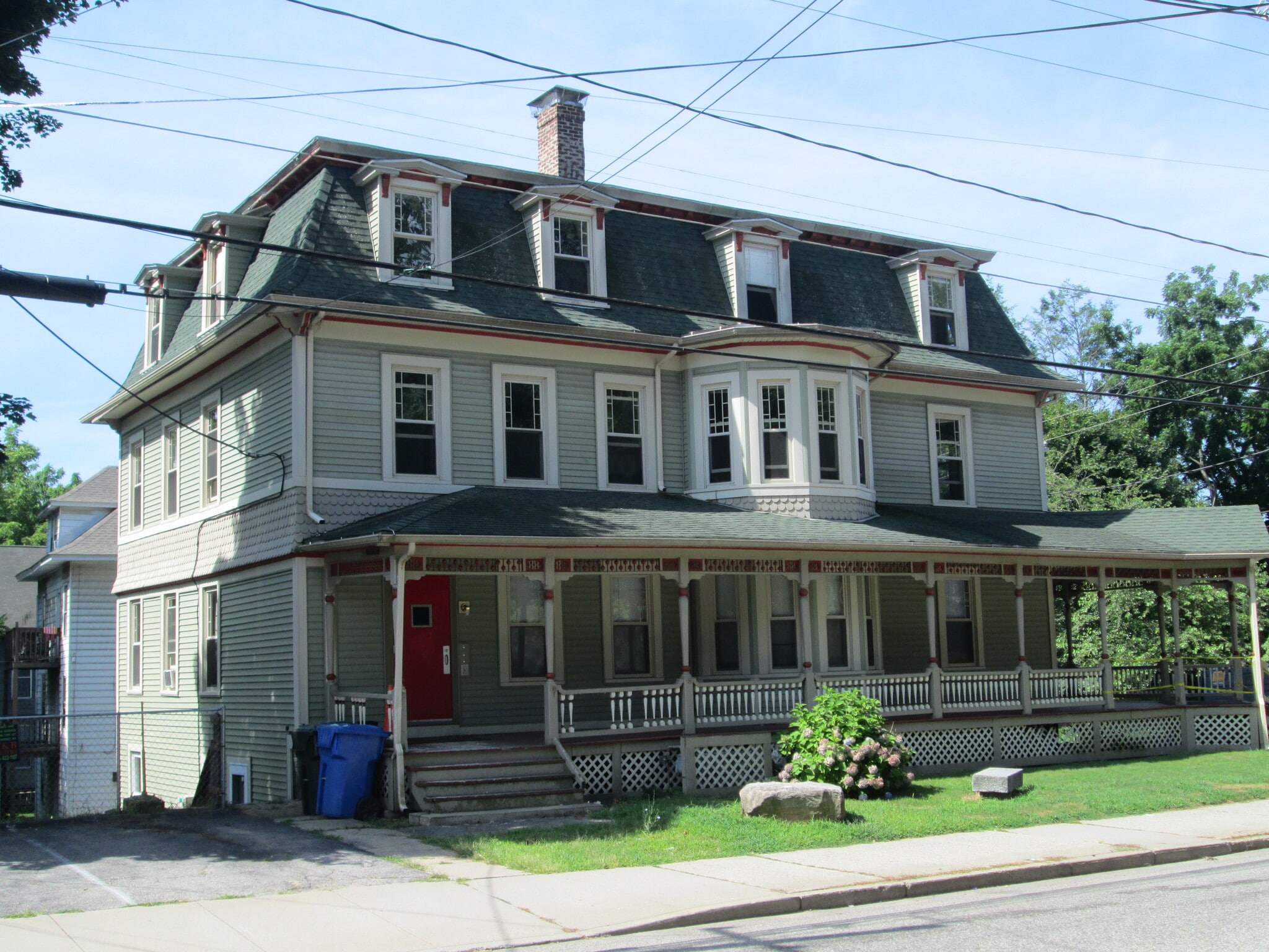 Building Photo - 324 Valley St