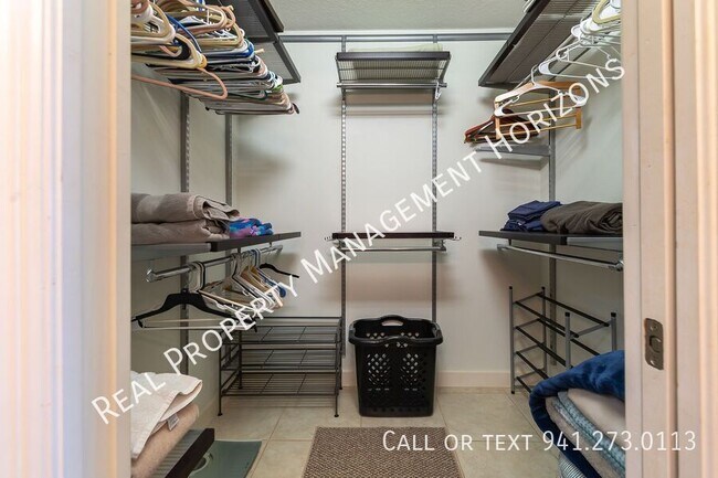 Building Photo - 6646 7th Ave Cir W