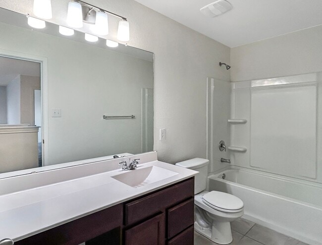 Building Photo - Open-Concept Converse Home with Loft + Covered Patio