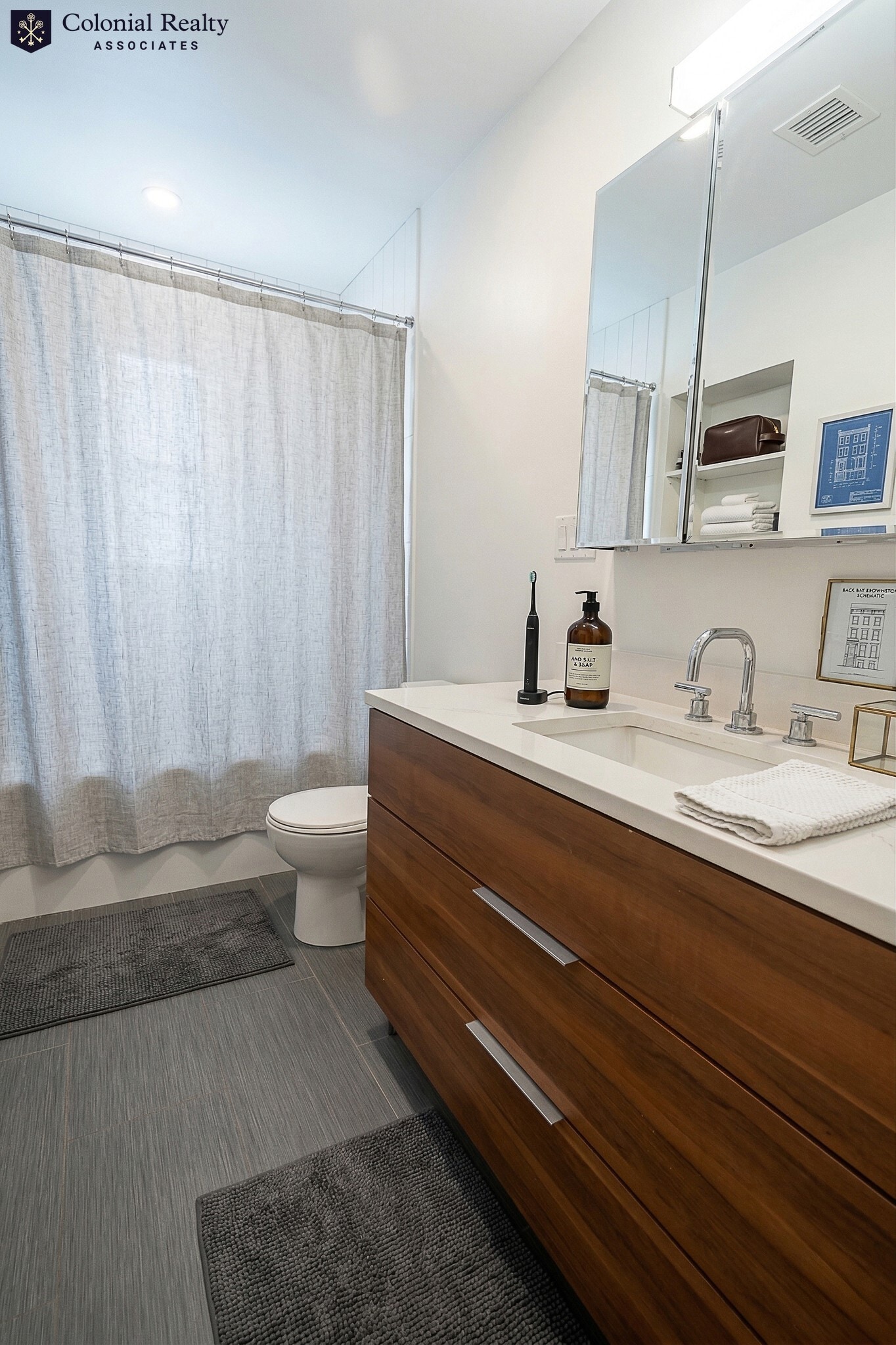 Building Photo - 15 Kelley Ct