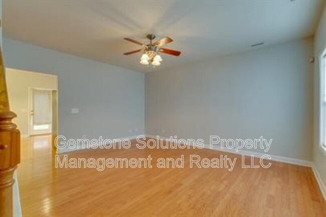 Building Photo - 6017 Chickadee Cir