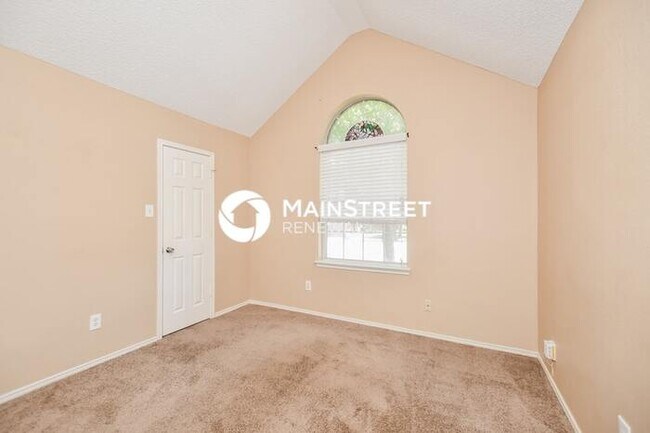Building Photo - 3 Bedroom Pet-Friendly Home in Mesquite, TX with Main Street Renewal
