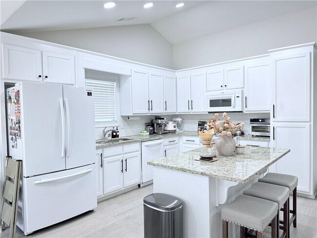 Building Photo - 138 Livingston Ct