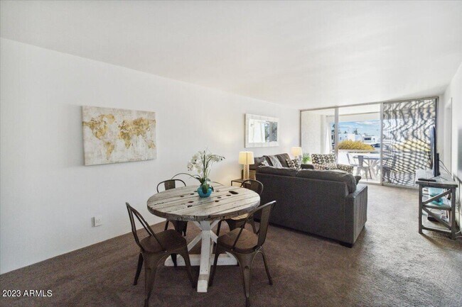 Building Photo - 7625 E Camelback Rd