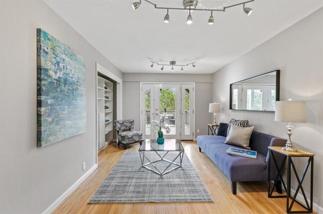 Building Photo - 30 Knollcrest Rd