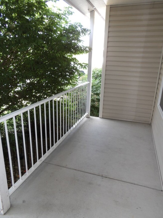 Building Photo - Home in the Landings!