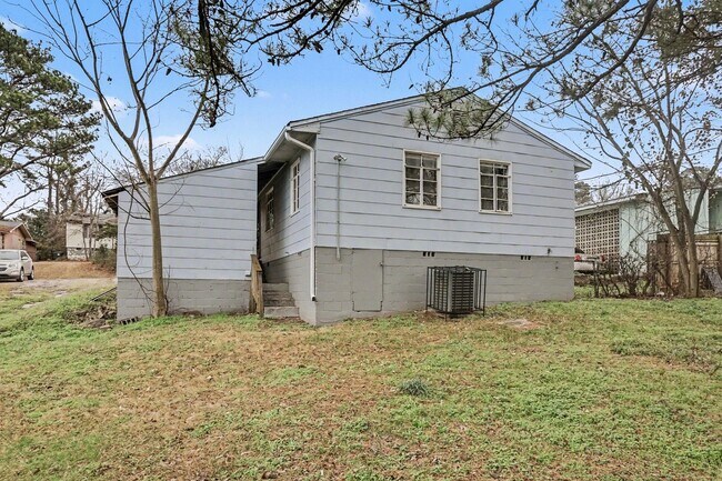 Building Photo - 1520 17th Way SW
