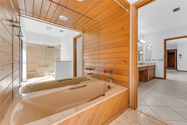 Building Photo - 15305 SW 74th Ct