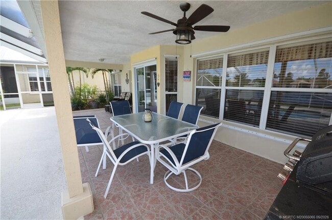 Building Photo - 753 NW Waterlily Pl
