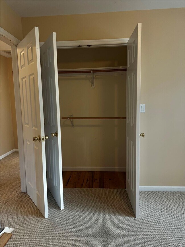 Building Photo - 20 Bronx St