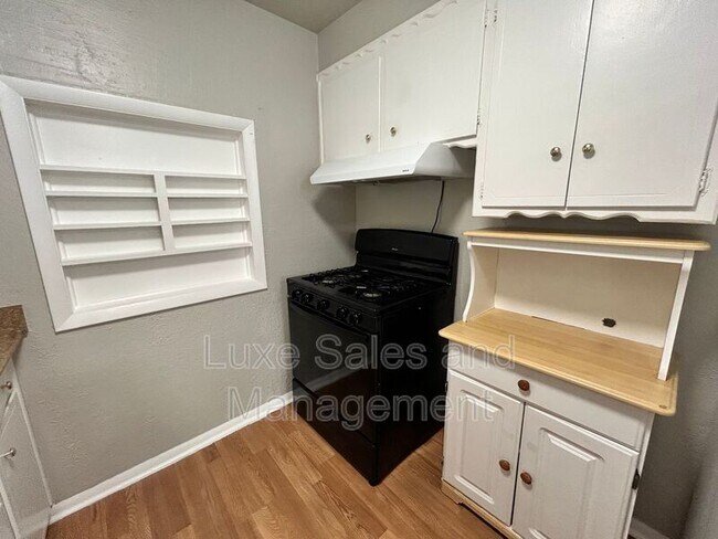 Building Photo - 700 Crosby Blvd