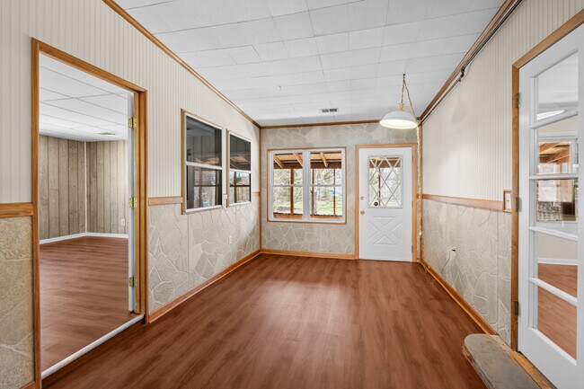 Building Photo - 3011 Brock Dr