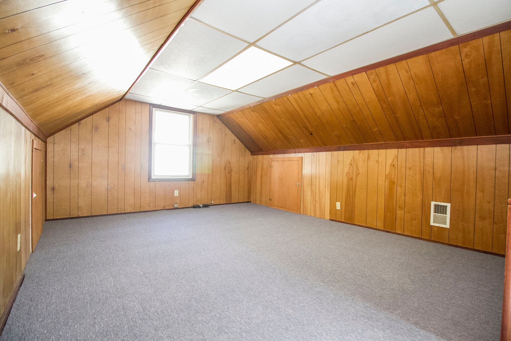 Building Photo - 2859 Boxwood Rd