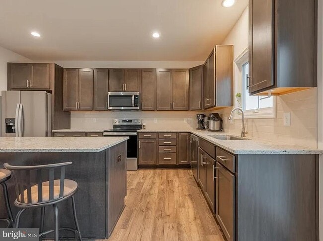 Building Photo - 5019 Forsythia Pl