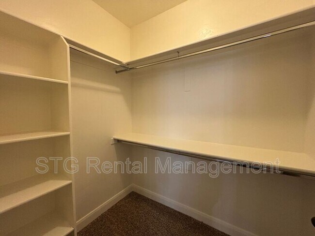 Building Photo - 750 W 350 N