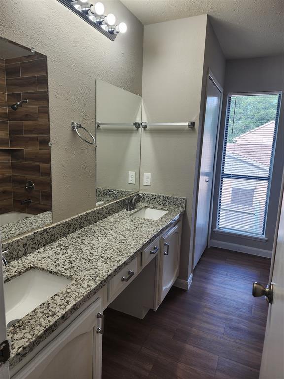 Building Photo - 10146 Horseshoe Bend Dr