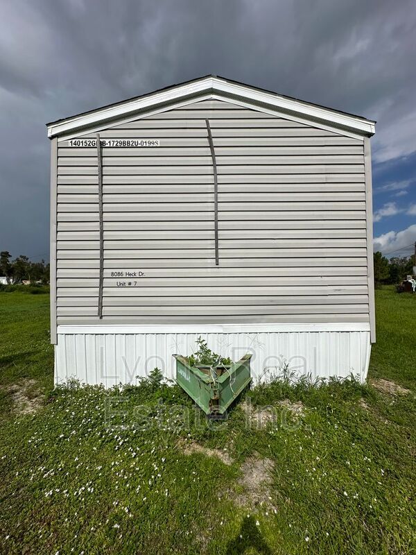 Building Photo - 8086 Heck Dr