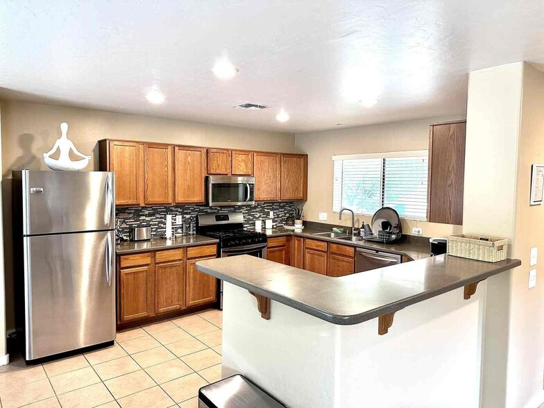 Building Photo - 5890 N Orangetip Dr