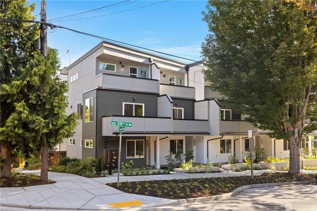 Building Photo - 105 NW 39th St