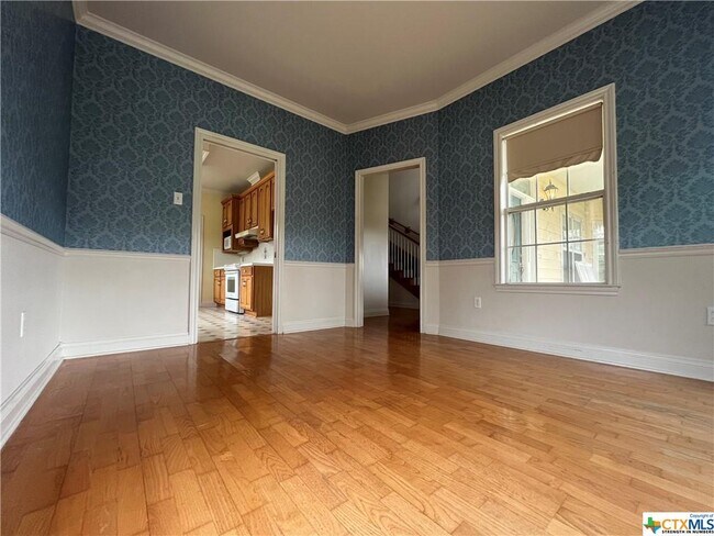 Building Photo - 808 Rose Way