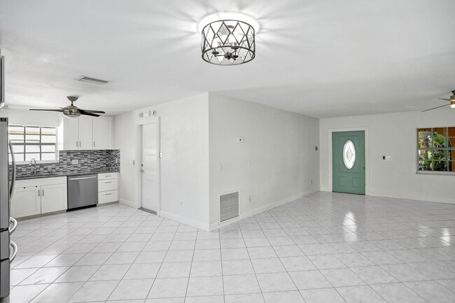 Building Photo - 22335 Boulder St