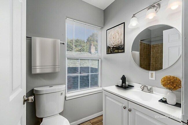 Building Photo - 78/80 Meek