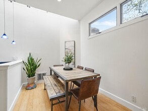Building Photo - 76 Ross Ave