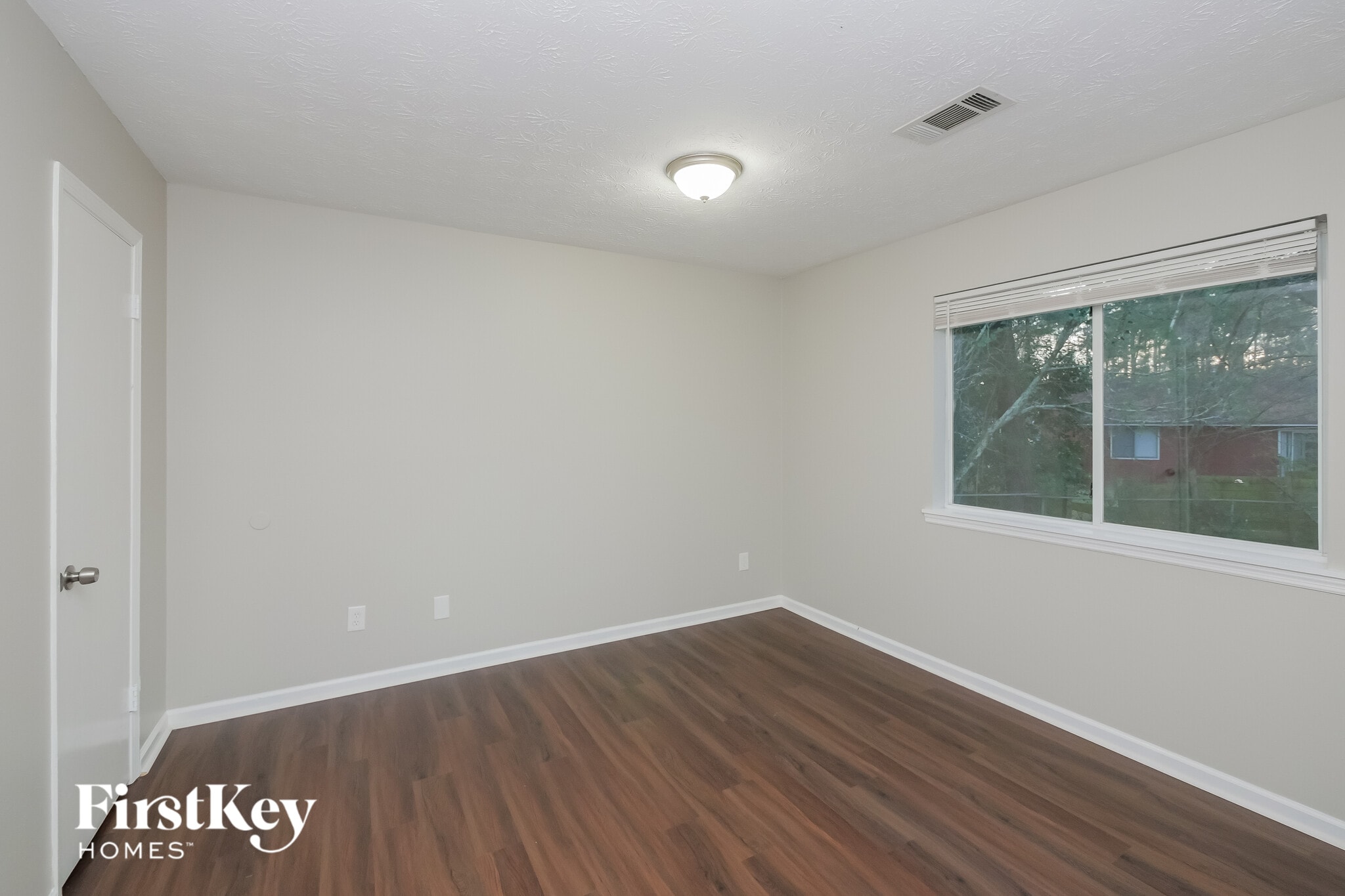 Building Photo - 9052 Homewood Dr