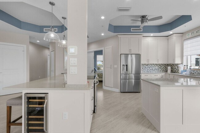Building Photo - SPECTACULAR CUSTOM DESIGNED REMODELED 3 BR, 2 BTH