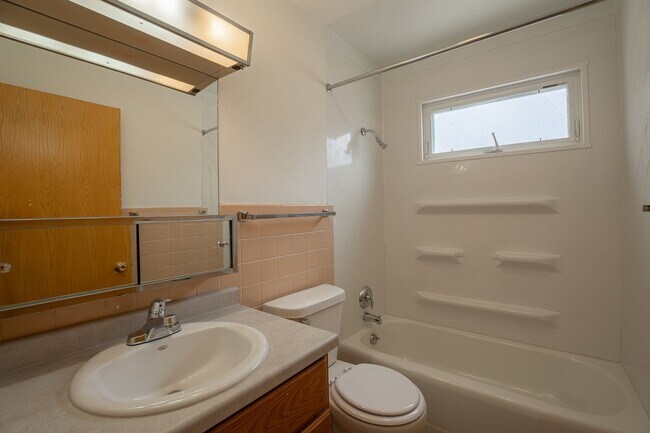 Building Photo - 2411 Brentwood Pkwy