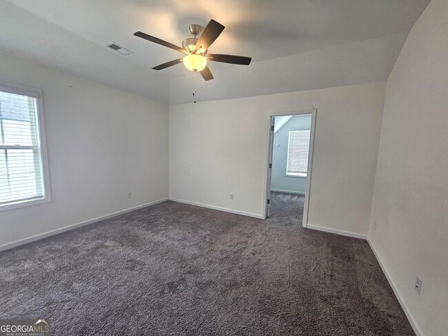 Building Photo - 16 Saint Georges Pl