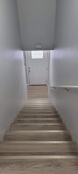 Stairway - 409 Hughes St