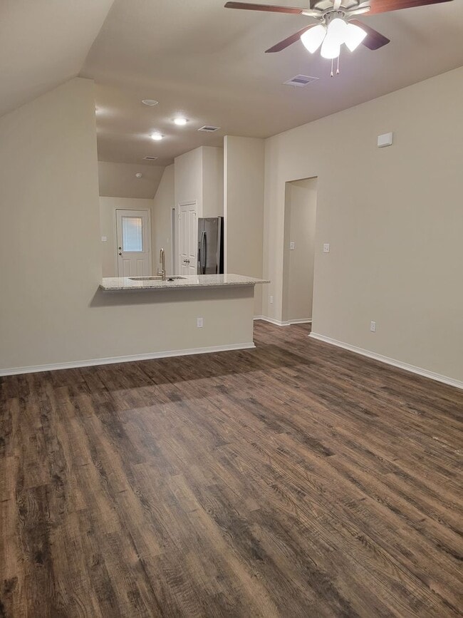 Building Photo - Brand New 3 bedroom / 2 bath home in Bonham Trace neighbor hood in North Bryan,