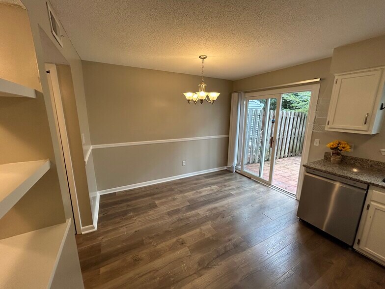 Building Photo - 5803 Shady Grove Cir
