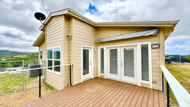 Building Photo - Stunning Single-Story with Spacious Deck, Panoramic Views, on Gated/Fenced Property!