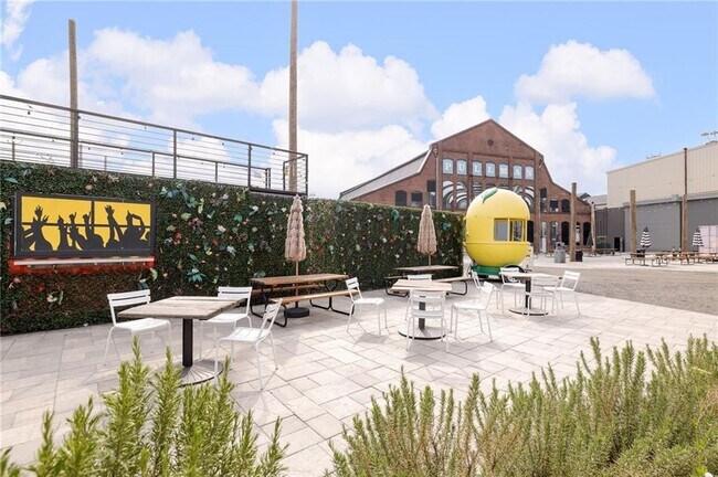 Building Photo - 112 Rogers St NE