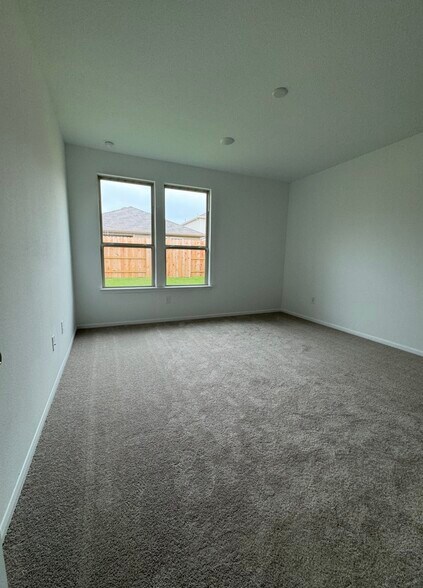 Building Photo - 16527 Pine Arrow Dr