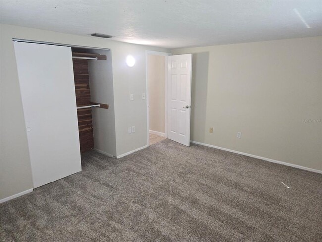 Building Photo - 7408 Country Club Dr