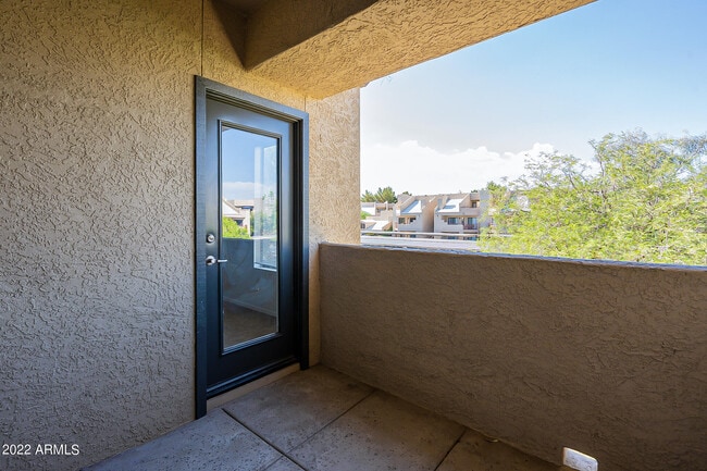 Building Photo - 4925 E Desert Cove Ave